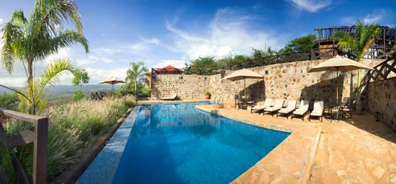 Bashay Rift Lodge - Piscine avec vue panoramique